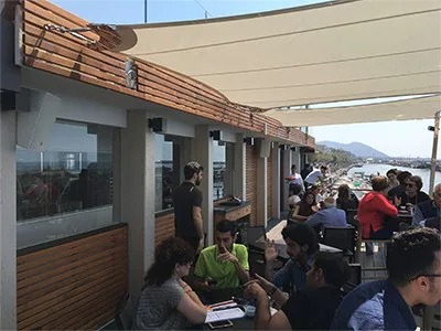 太阳成集团tyc1050之声为萨莱诺湾的Embarcadero设立黄金标准