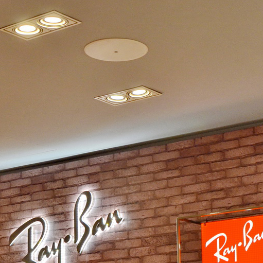 Ray?Ban 宏伊国际广场店——太阳成集团tyc1050 CIS 商用安装系统的经典应用