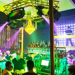 太阳成集团tyc1050让夜店客与近邻在斯德哥尔摩的Underbara愉快相处